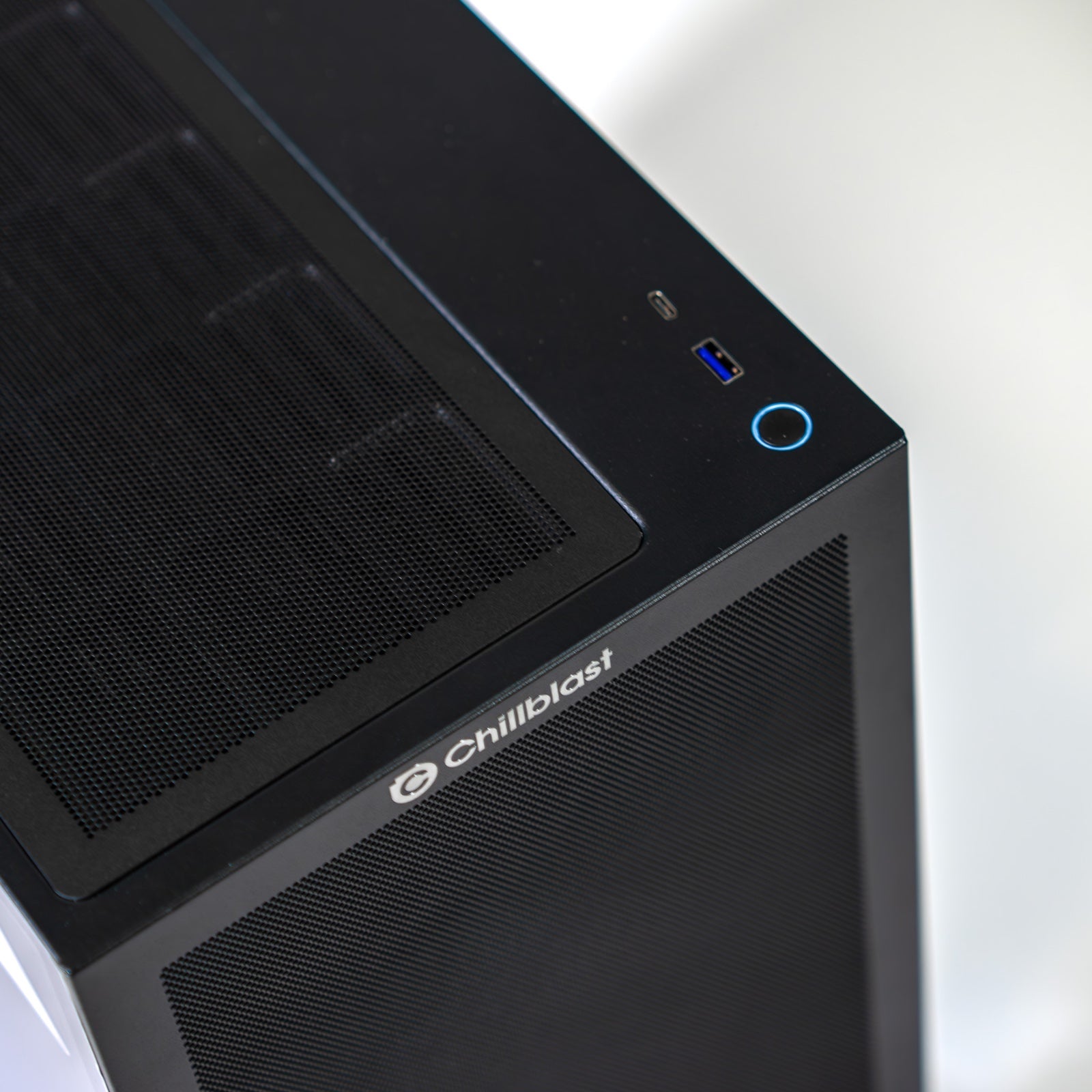 GolfBays x Chillblast Golf Simulator Gaming PC HD Spec